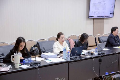 LINE_ALBUM_กรรมการบริหารคณะ_251110_2