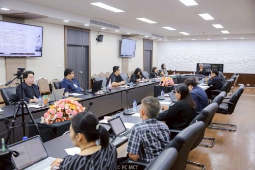 LINE_ALBUM_กรรมการบริหารคณะ_251110_5